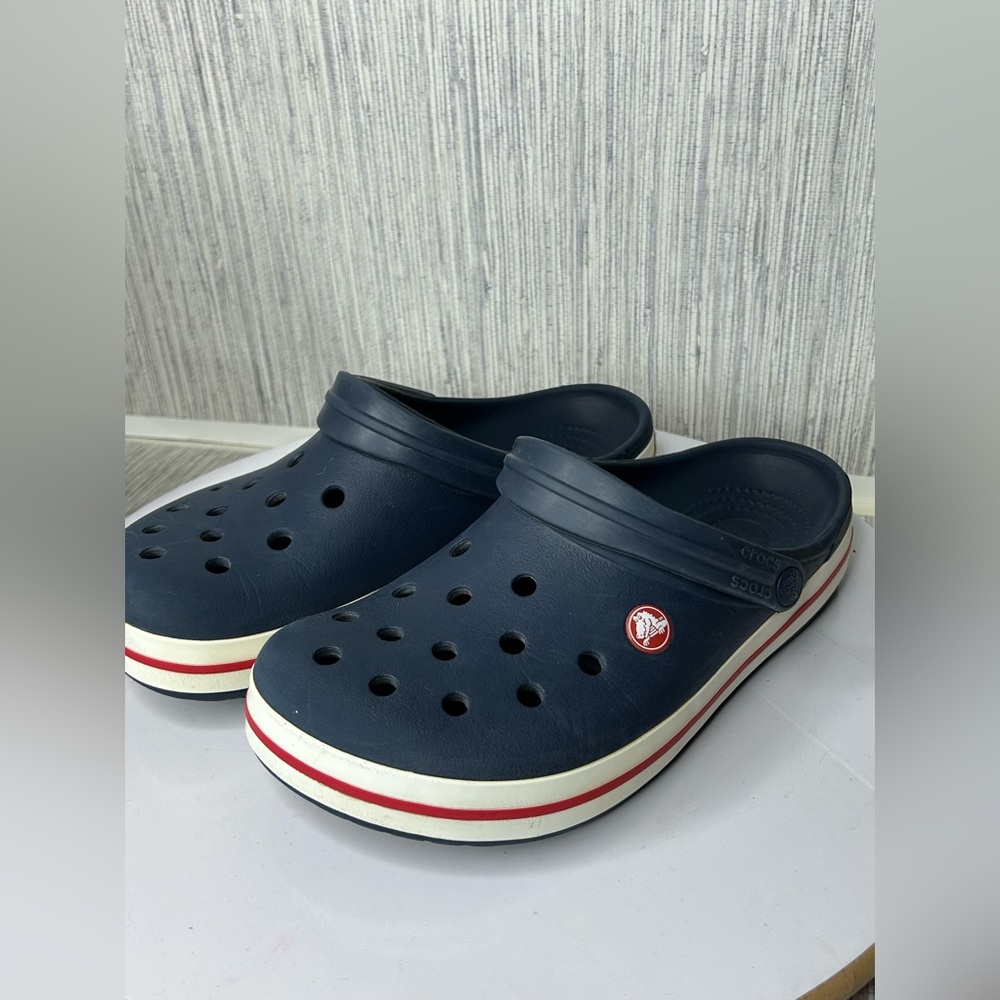 Crocs Unisex Navy Blue With Red & White Trim Clog Women’s Size 8 men’s Sz 6